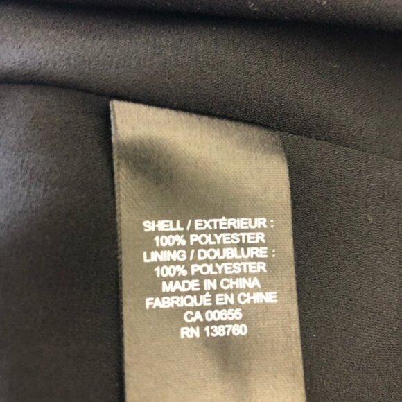 RWampCO  SLEEVLESS TOP IN SIZE SMALL - Picture 7 of 7